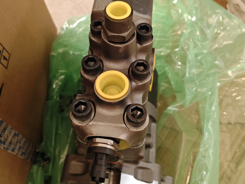 weichai baudouin engine spare parts 1002644128 High pressure oil pump 1001703128 Injector